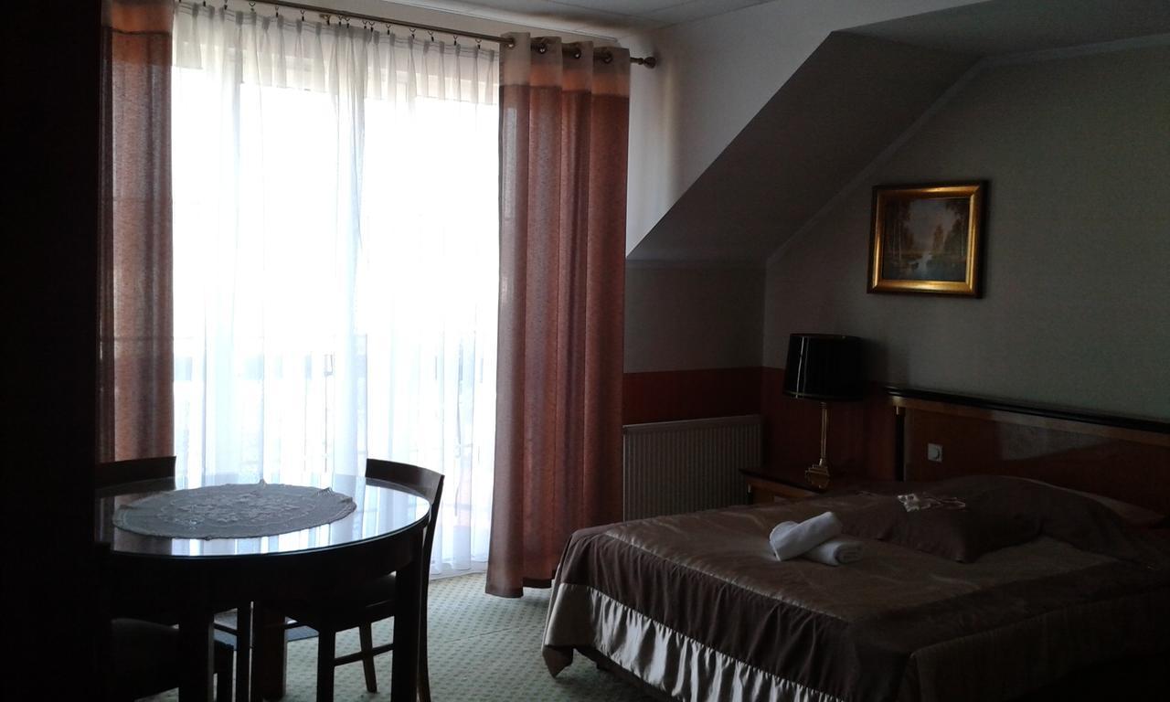 Noclegi Helios & Hotelowa Wieluń Eksteriør bilde